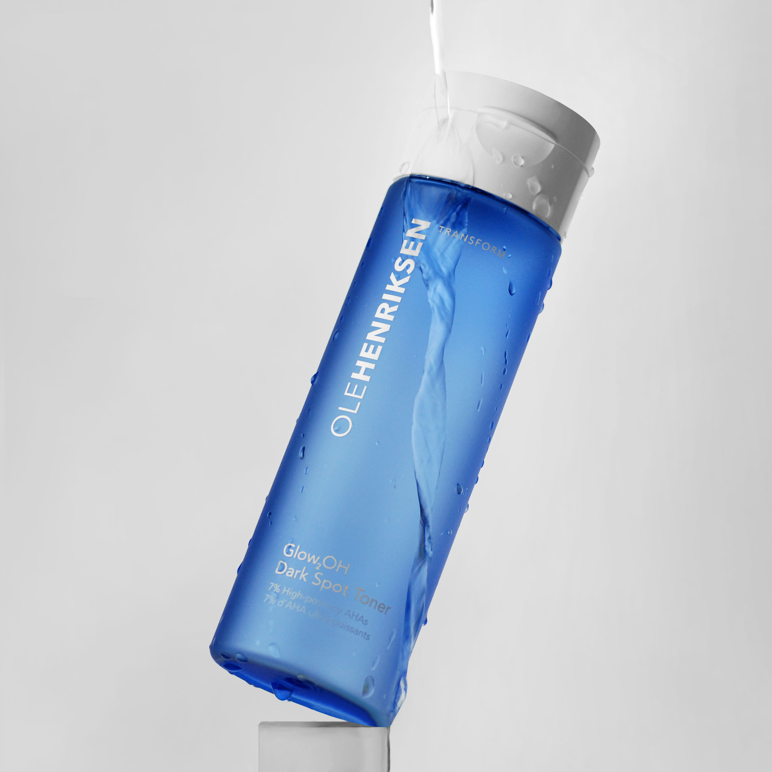 Matte PET bottles & textured molding flip-top caps for OLE HENRIKSEN Skincare