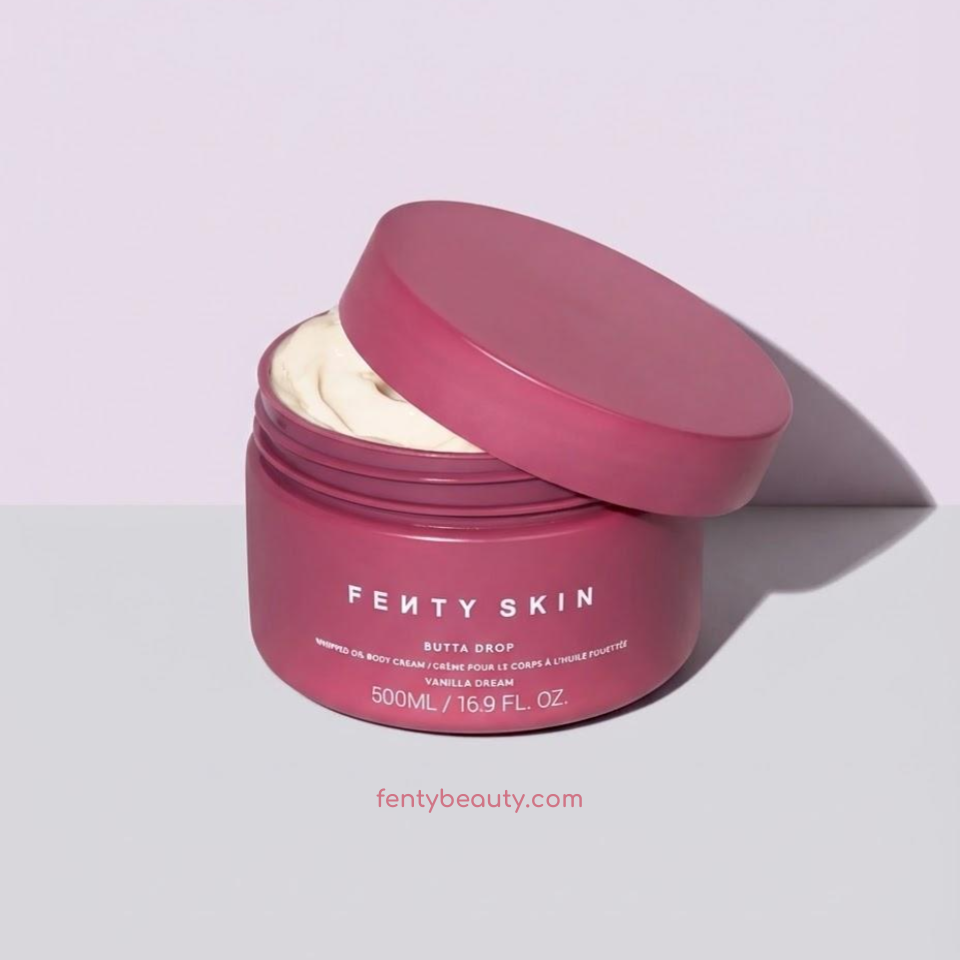 升級大容量 500 ml 的 PCR 永續包裝：FENTY BEAUTY JUMBO BUTTA DROP